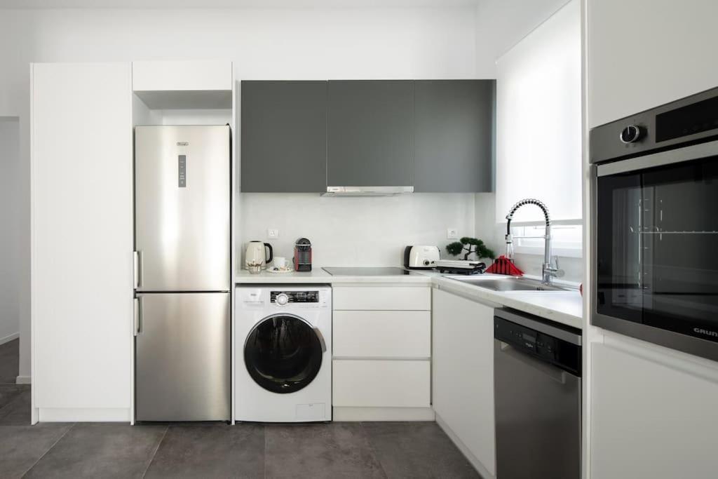 Blue Delta Apartment Palaio Faliro 아테네 외부 사진