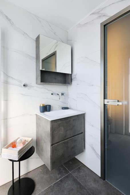 Blue Delta Apartment Palaio Faliro 아테네 외부 사진